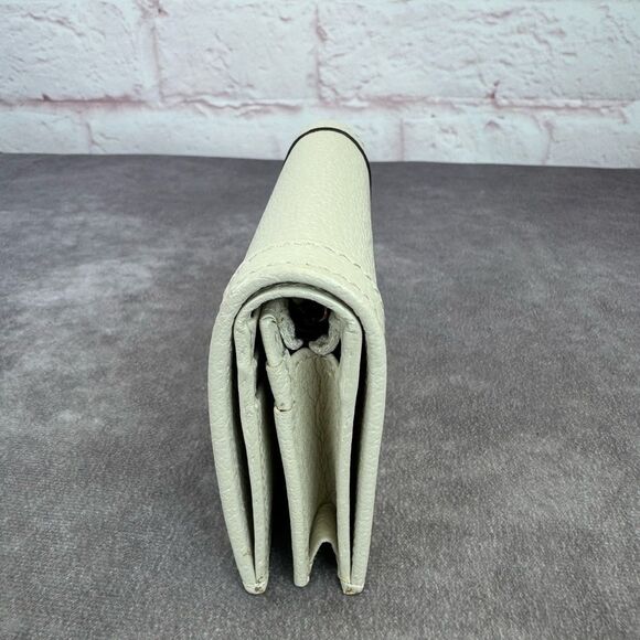 Gucci Diana Bamboo Compact Wallet - Picture 5 of 11